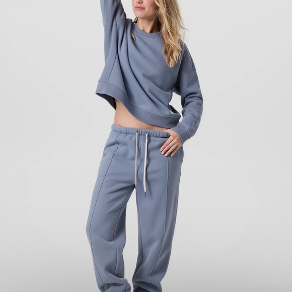 Vuori Restore Rib Crew pullover - Picture 2 of 5